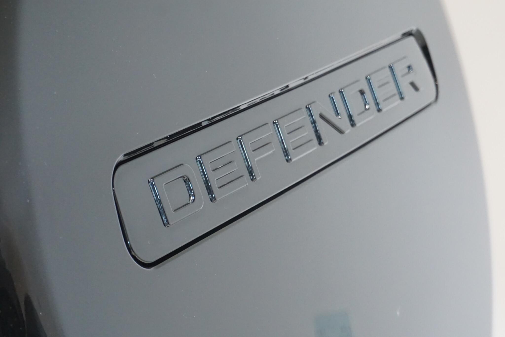 Land Rover Defender 90 3.0 D300 MHEV X-Dynamic HSE Hard Top SUV 3dr Diesel Auto 4WD SWB Euro 6 (s/s) (300 ps)